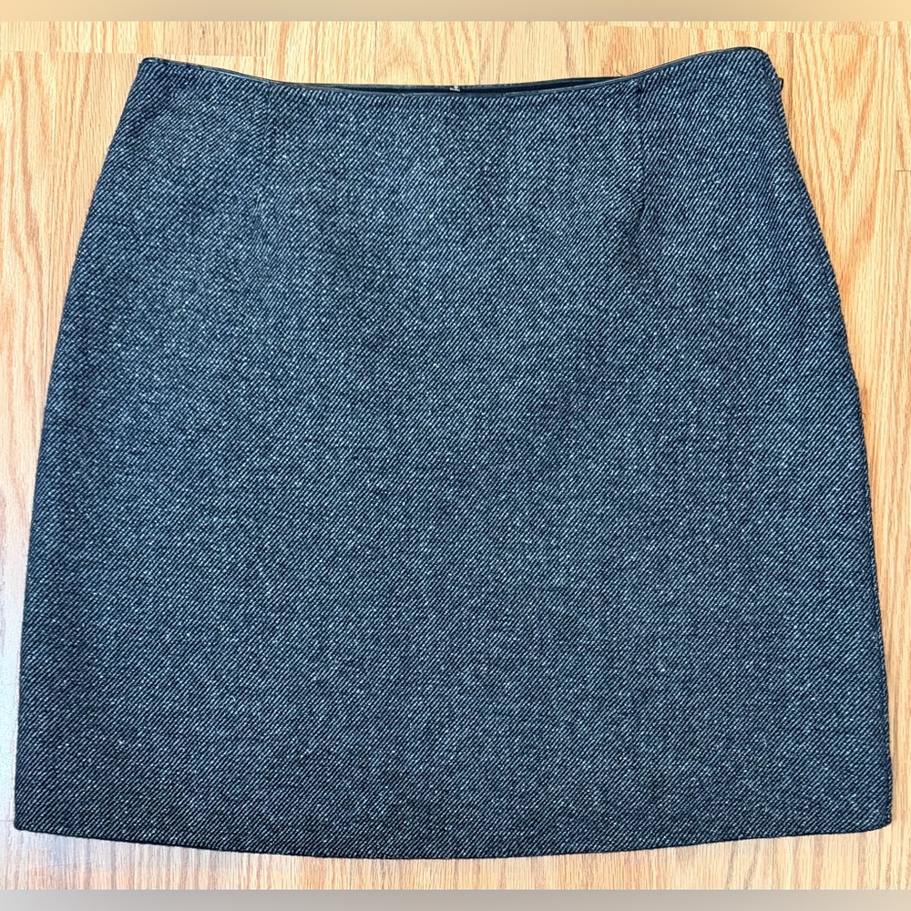 Elie Tahari Wool Blend Skirt Gray Tweed Lined Side Zip Tailord Classic 29” Waist